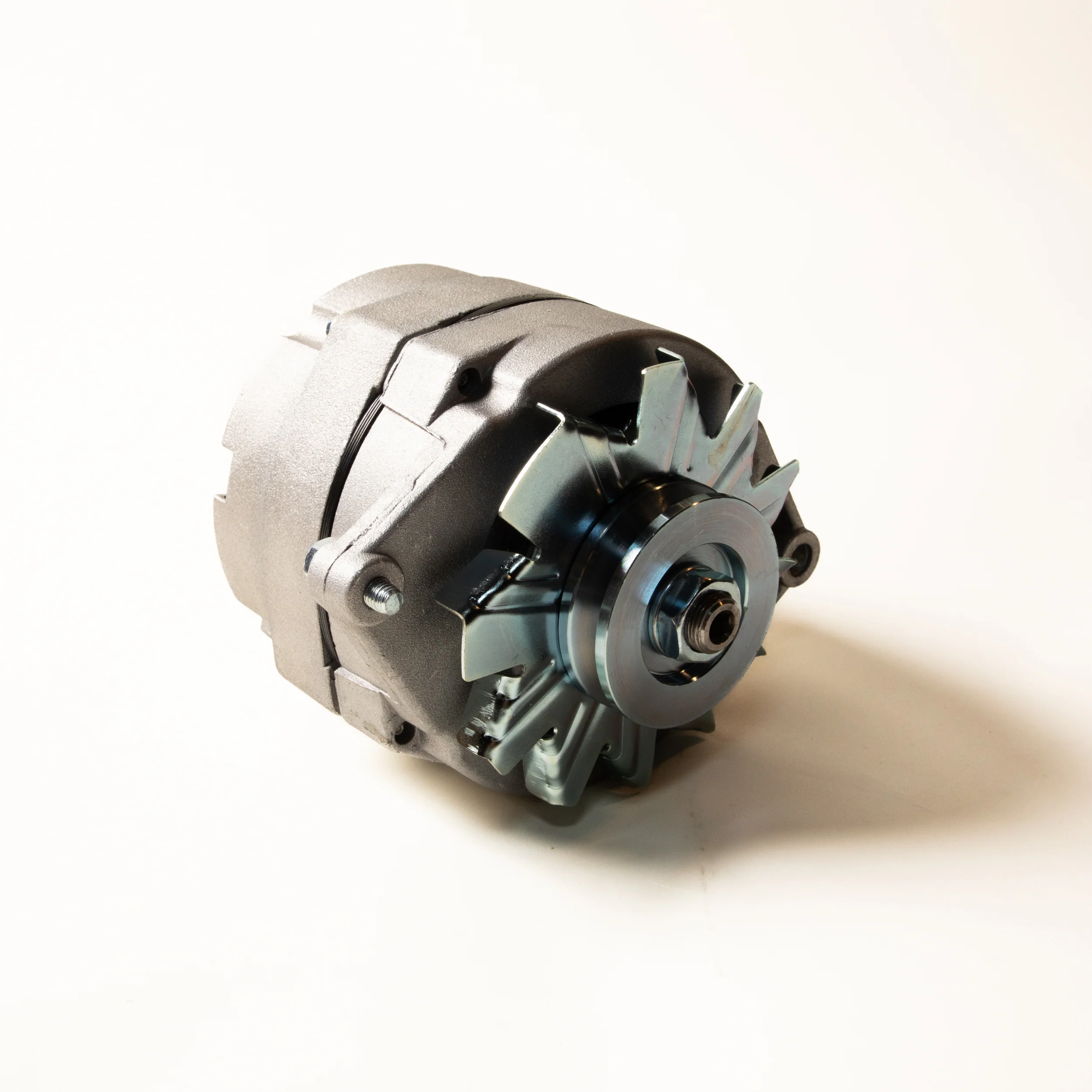Hydraulic power pack (LM34) - Alternator (c/w belt pulley) - Image 2