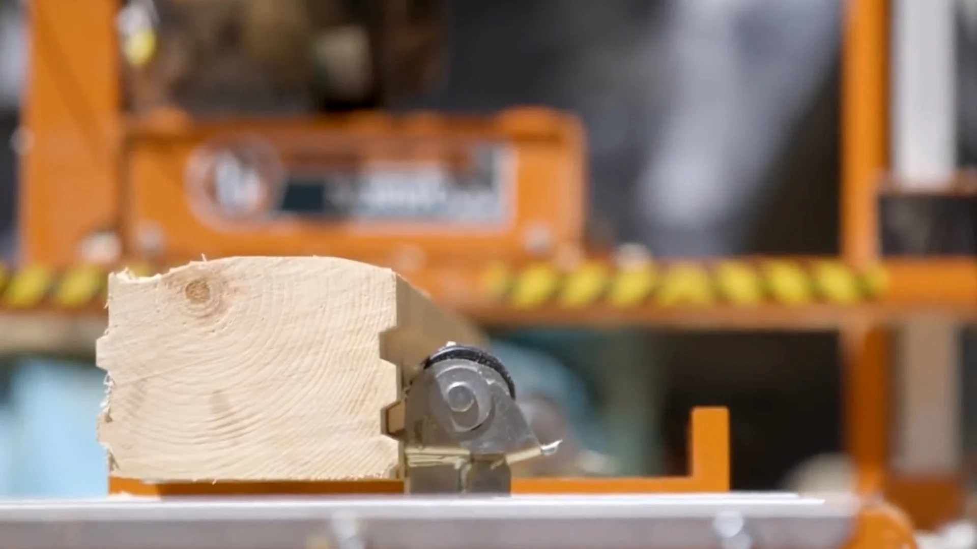 Log Moulder LX26 - Image 5
